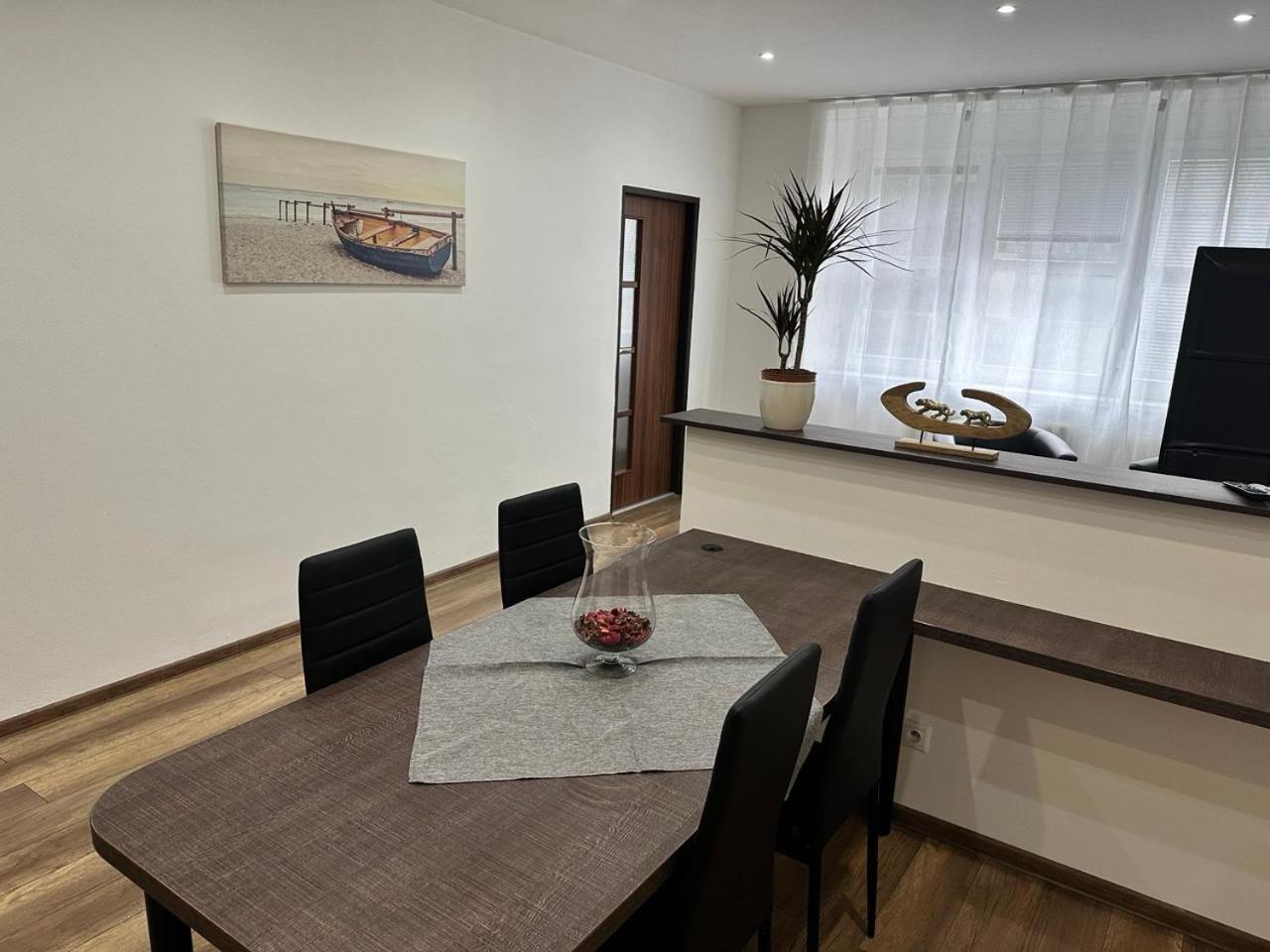 Newly Renovated 2 Rooms Apartment Downtown Litra Dış mekan fotoğraf